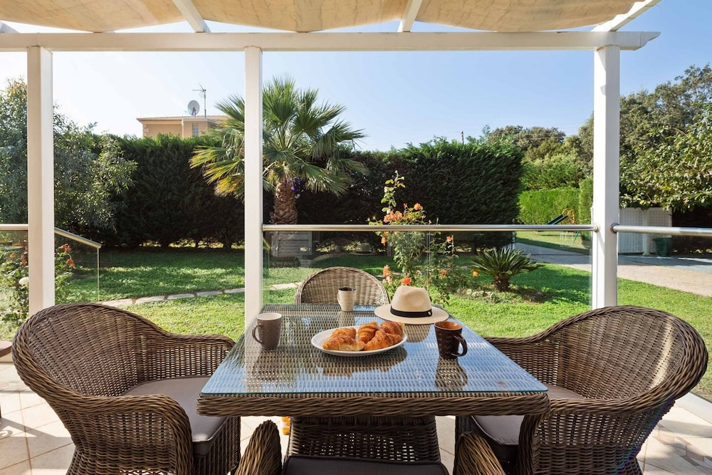 Villa Erato With Private Swimming Pool