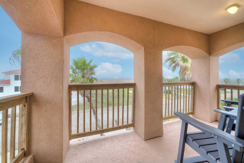 2 Homes, Sleeps 22 Steps to the Beach, Private Pool, Fire Pit, Balcony Views