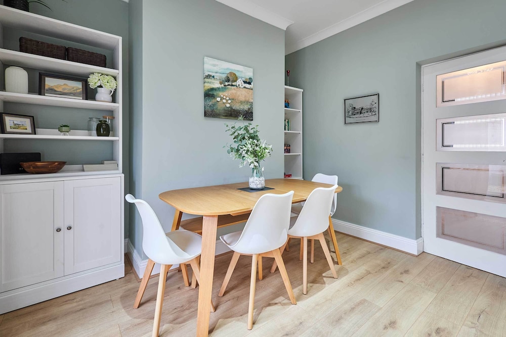 Host Stay Simonside Terrace