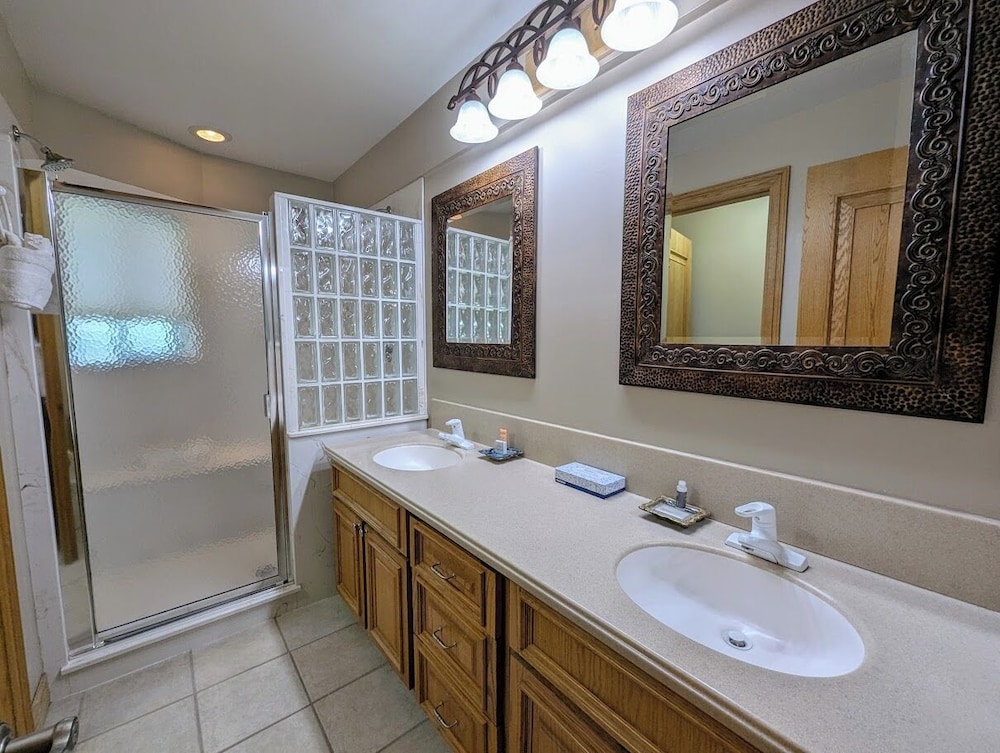 Cinnamon Ridge 1-141