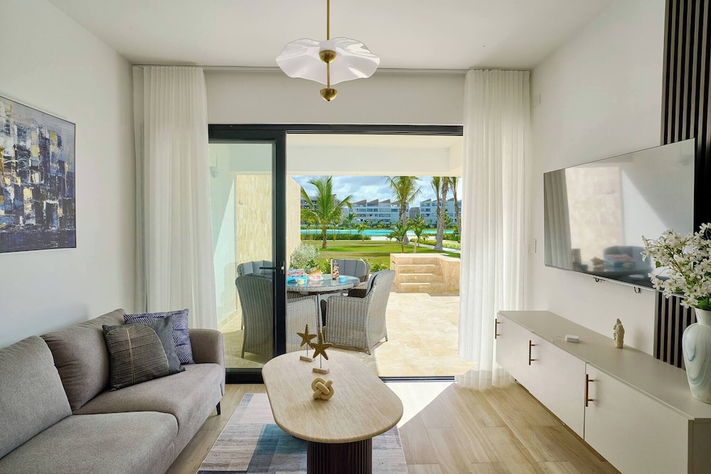 Luxury Escape Private Jacuzzi, Beach, Punta Cana Sleep 5