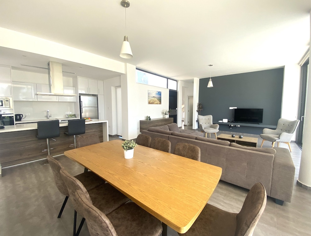 Ayia Napa Nissi Pearl Villas
