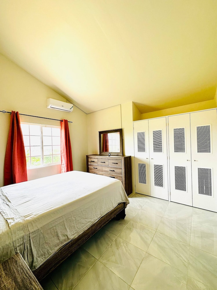 Escape to Paradise Brand New Bungalow With Ocean View in Discovery Bay 1 view 4