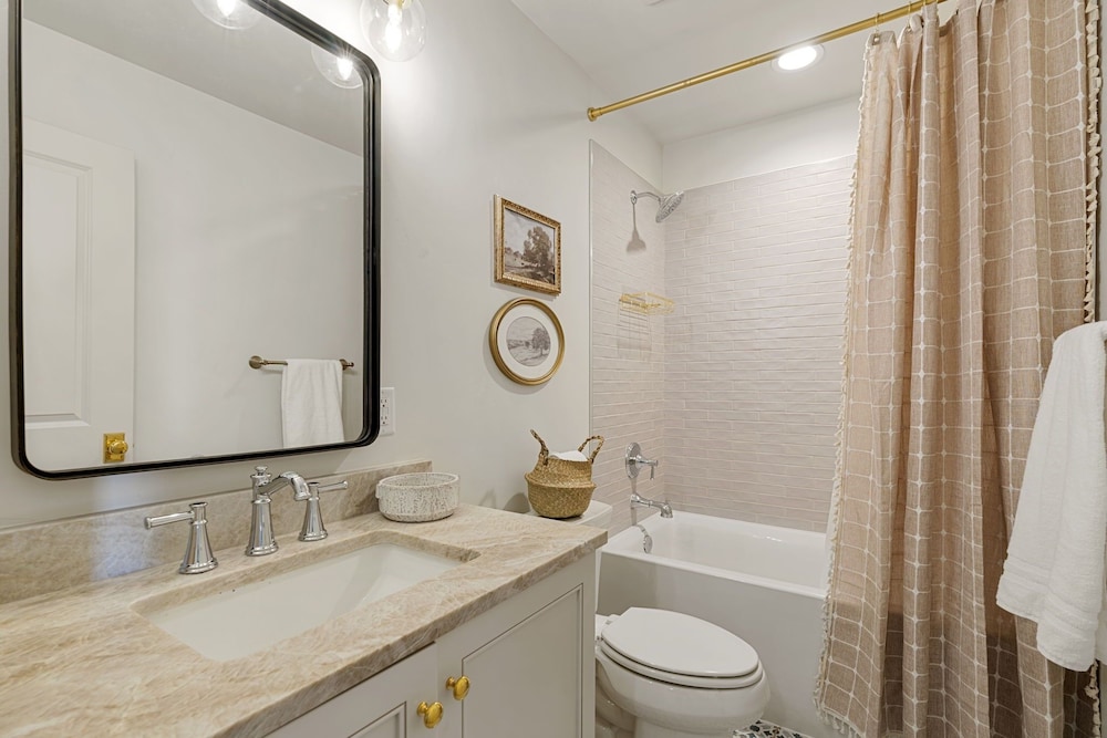 Chateau Bleu 4 Bedroom Townhouse