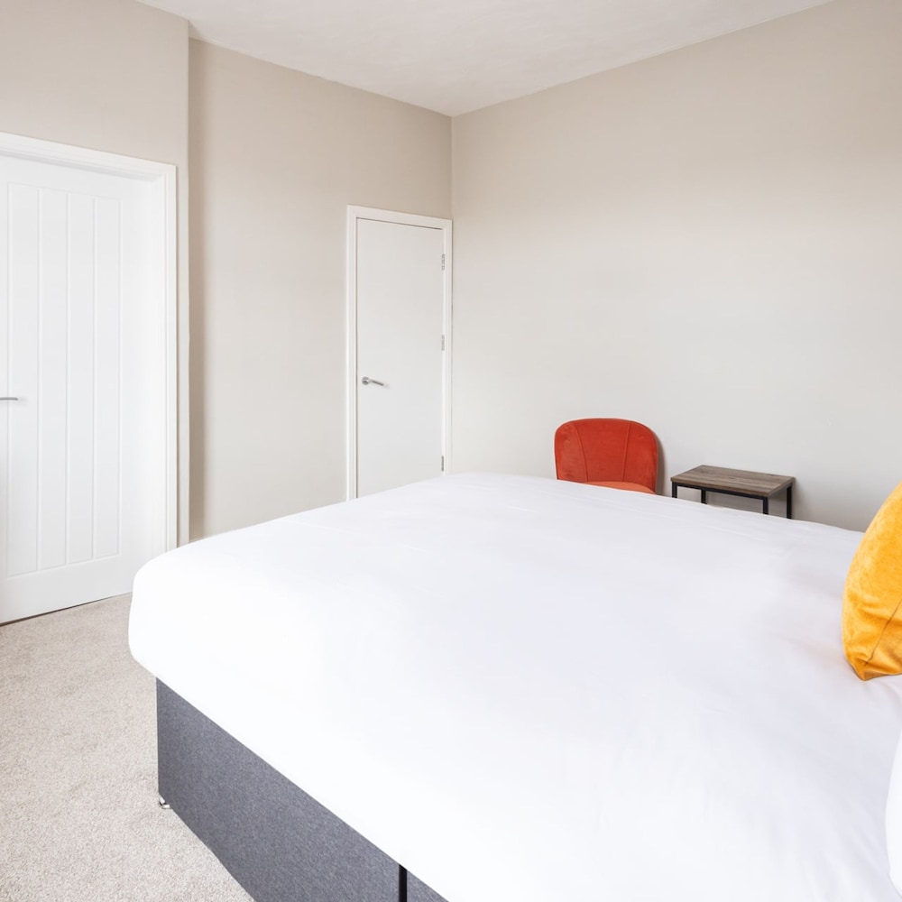 Host Stay Clifton Studio 4 view 5