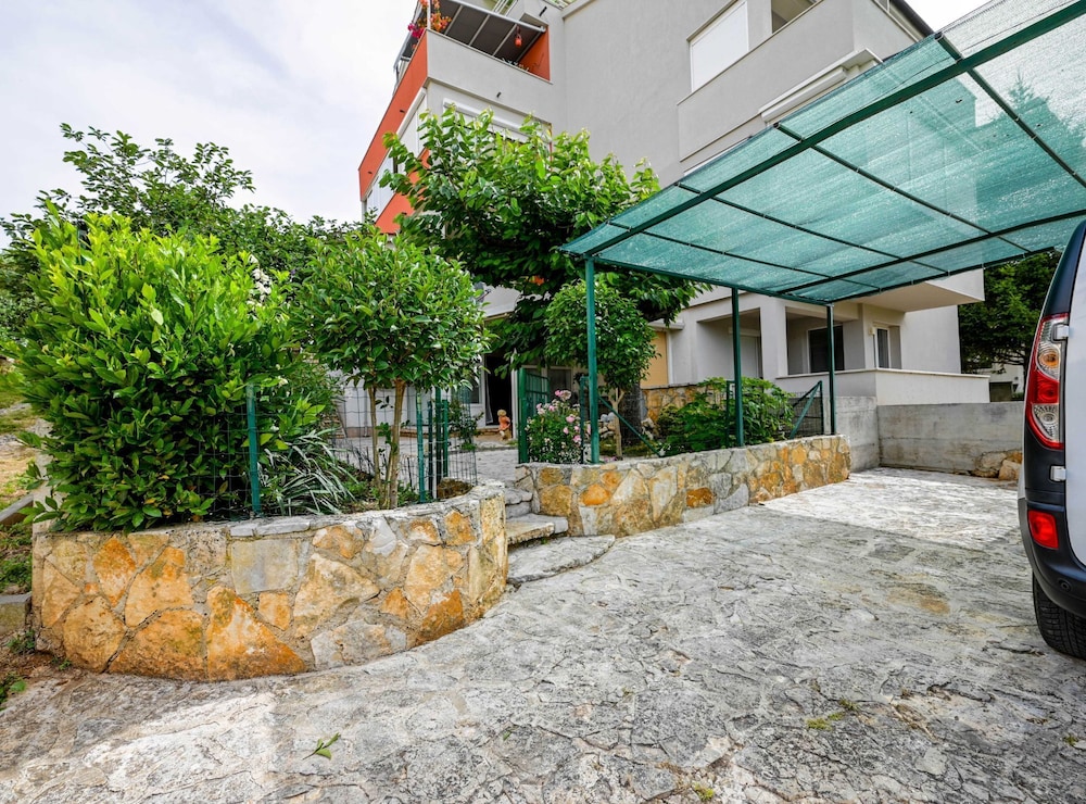 Classic and Smart Rovinj Apartment With Terrace