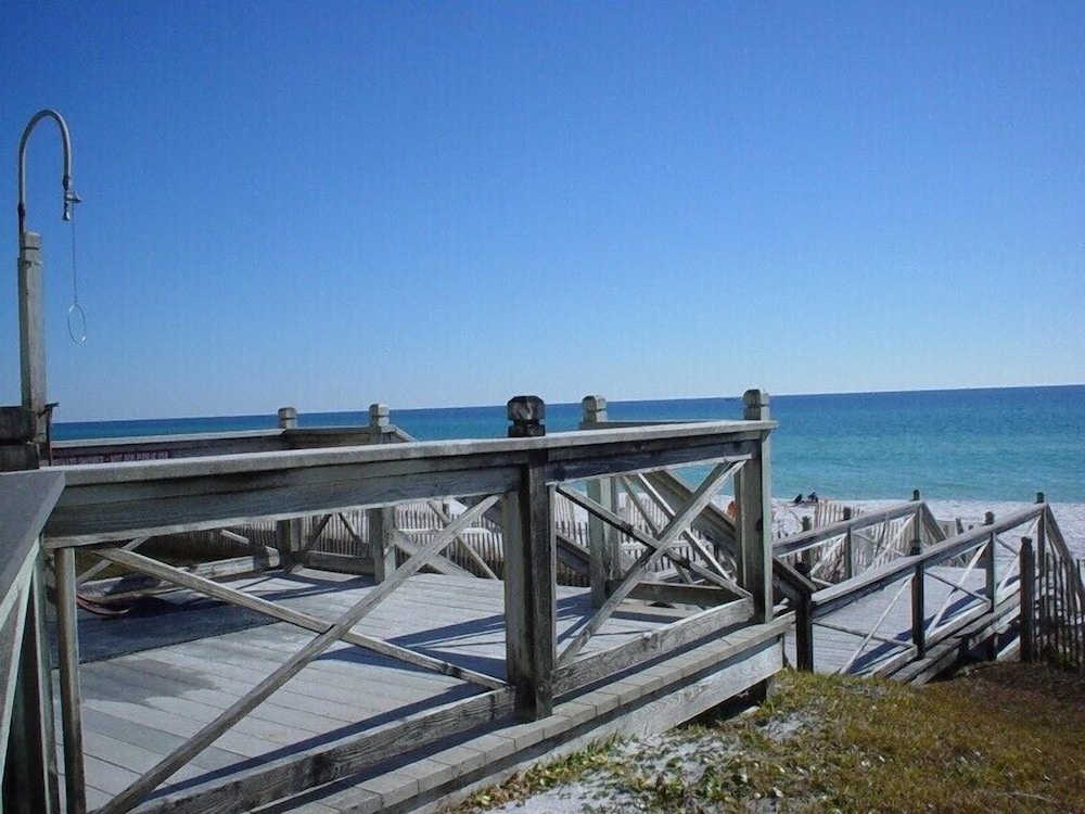 Emerald Dunes #405 by Southern Vacation Rentals