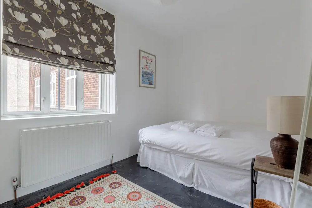 Bright & Spacious 2BD Flat - Hackney