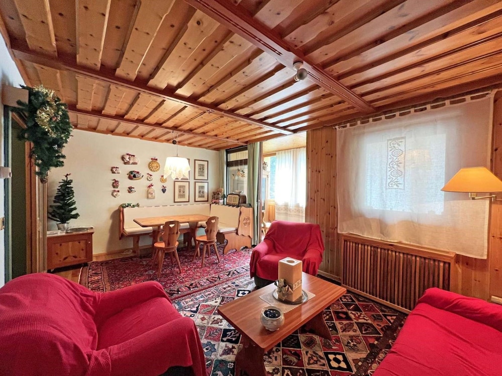 Cozy Apartment With Beautiful Mountain View