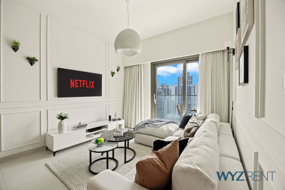 Alluring Parisian 1Br in Burj Crown
