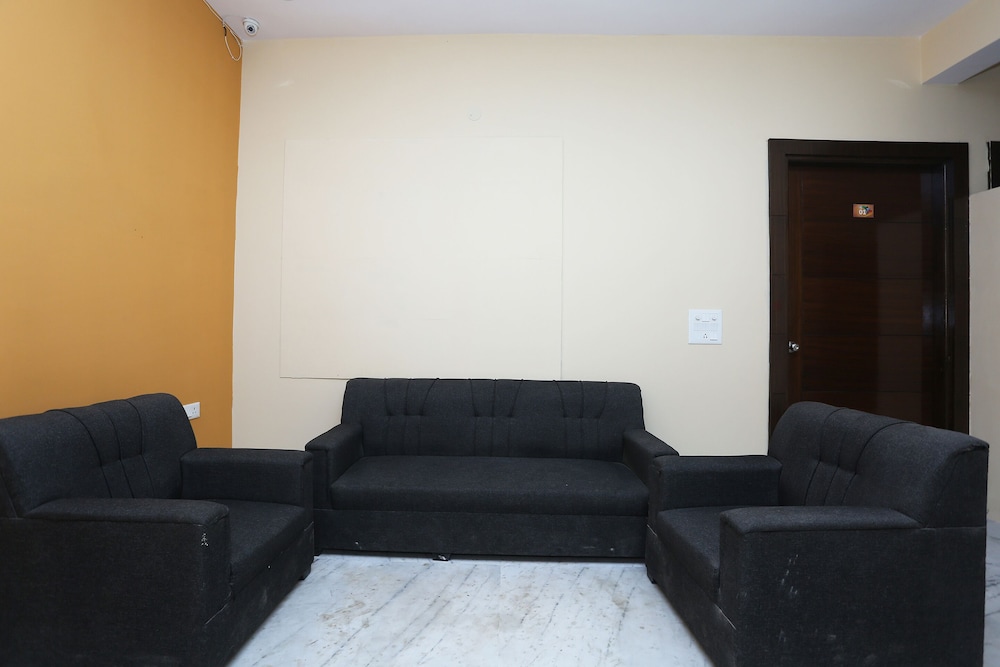 Noida Vacations - Capital O 30956 Moon Light - Property Image 14