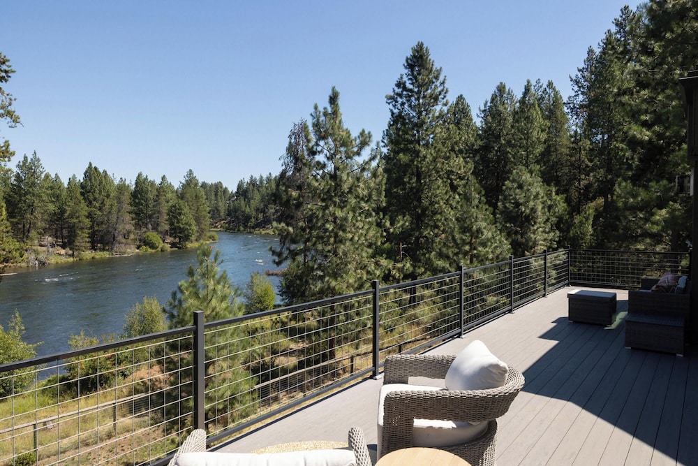 Amazing Riverfront on the Water- Big Sky Bend