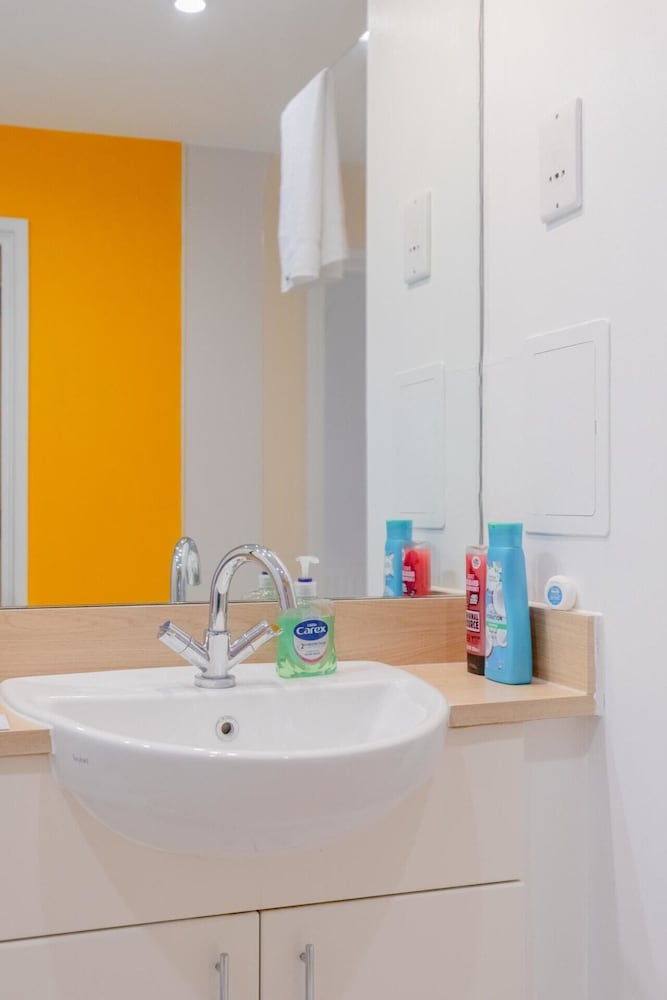 Quirky 1BD Flat W/gym & City Views Dalston!