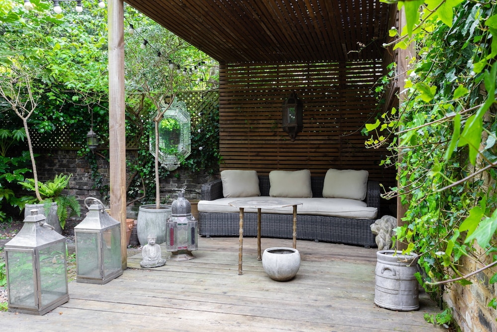 Belsize Park Gardens by Onefinestay