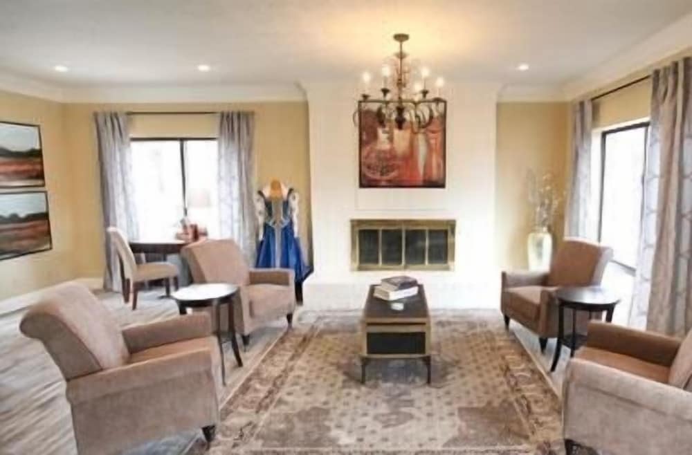Cedar City Vacations - Stratford Court Hotel - Property Image 5