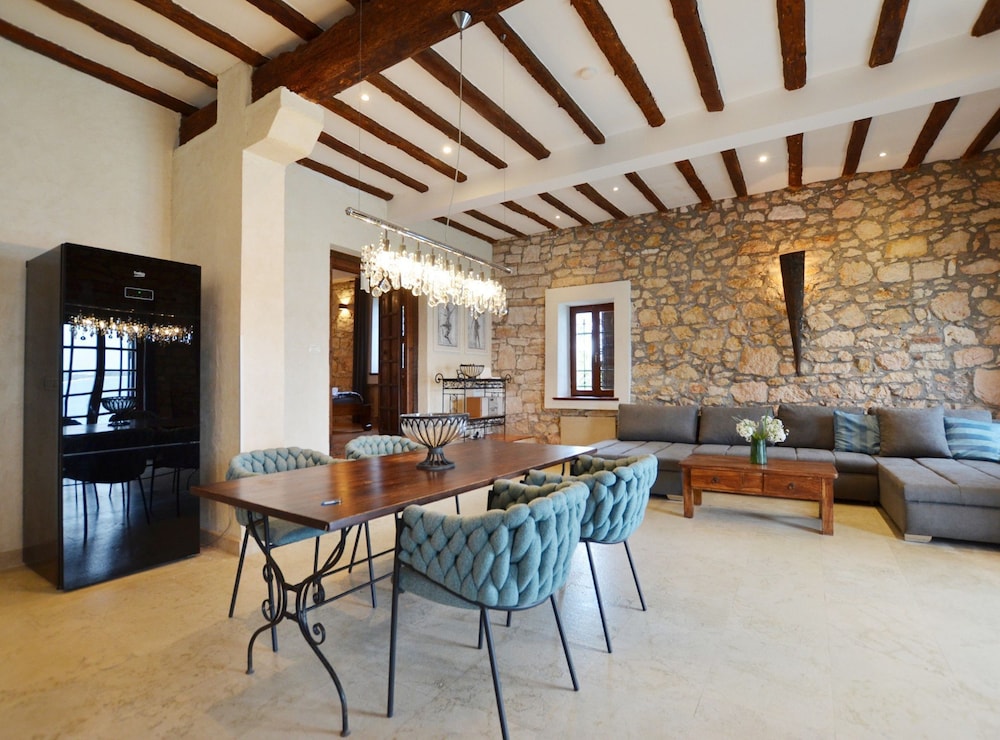 Waterside Cove Oasis Apartment Rovinj