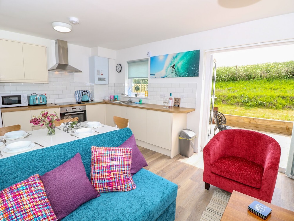 5 Yarmouth Cottages view 5