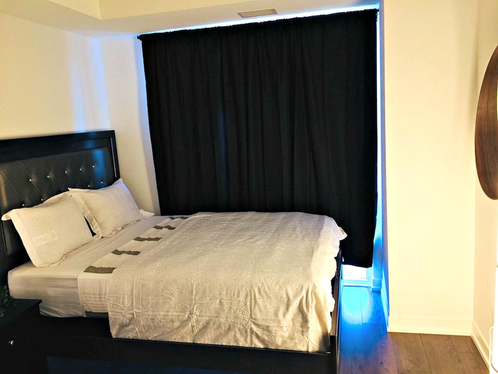 Executive Suites at St. Clair West - Image 4