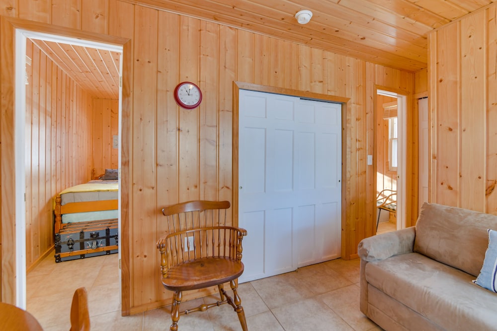 Lakefront Pelican Rapids Cabin w/ Boat Dock!