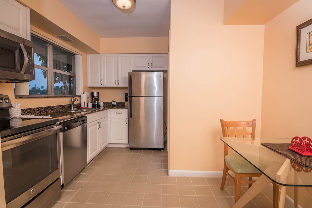 Palm Beach Waterfront Suites