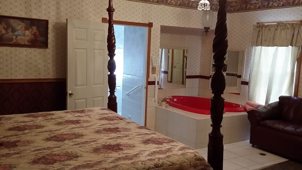 Chestnut Charm Bed & Breakfast