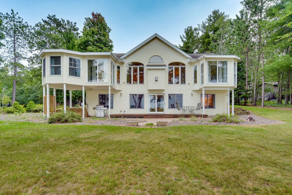 Spacious Lakefront New Auburn Home w/ Sunroom view 4