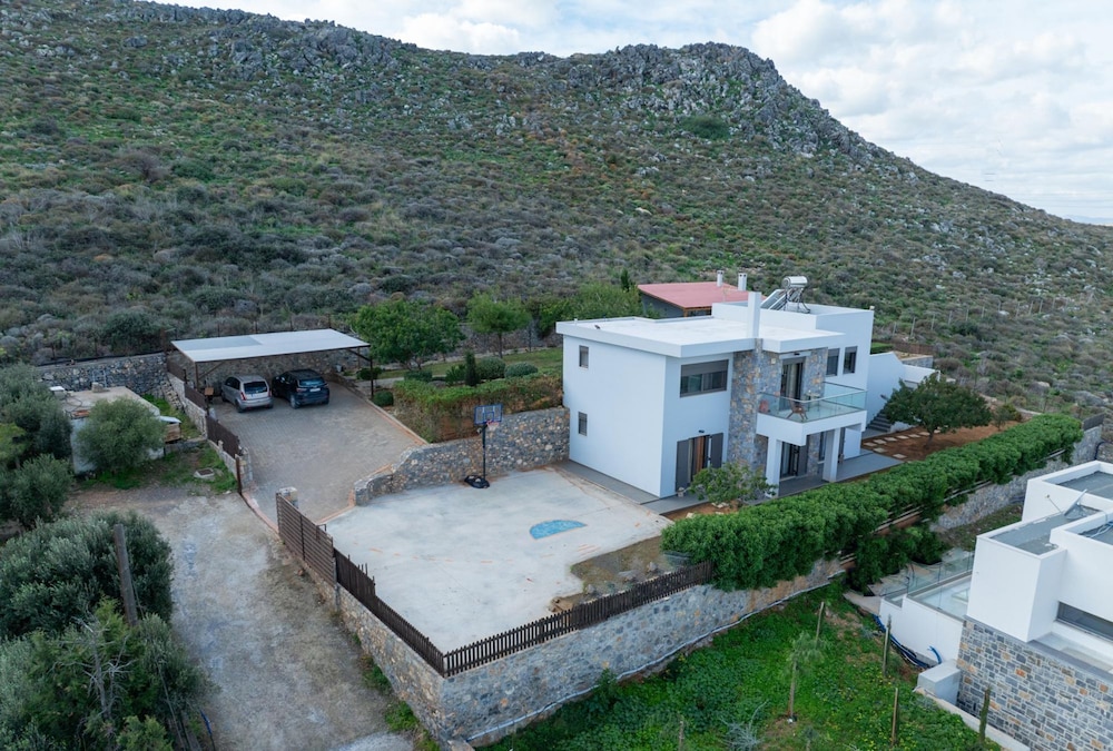 Luxury Villa Kopsas