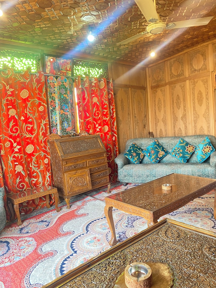Houseboat Newheidi