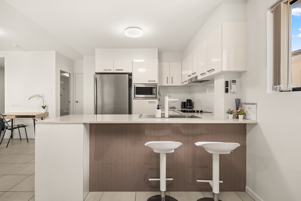 Central South Brisbane Stay With Pool Access