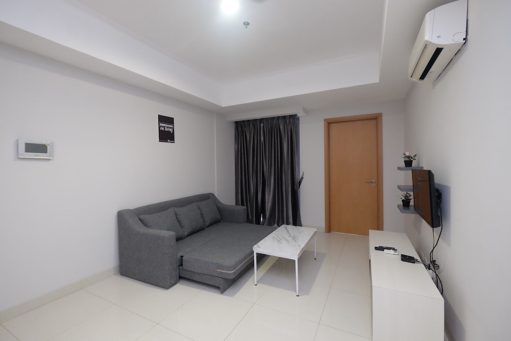 Spacious Minimalist Style 1Br Apartment The Mansion Kemayoran view 3