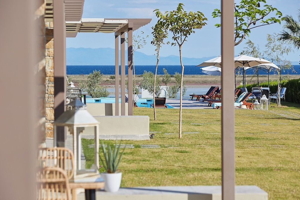 Flamingo Living Suites & Villas photo 2