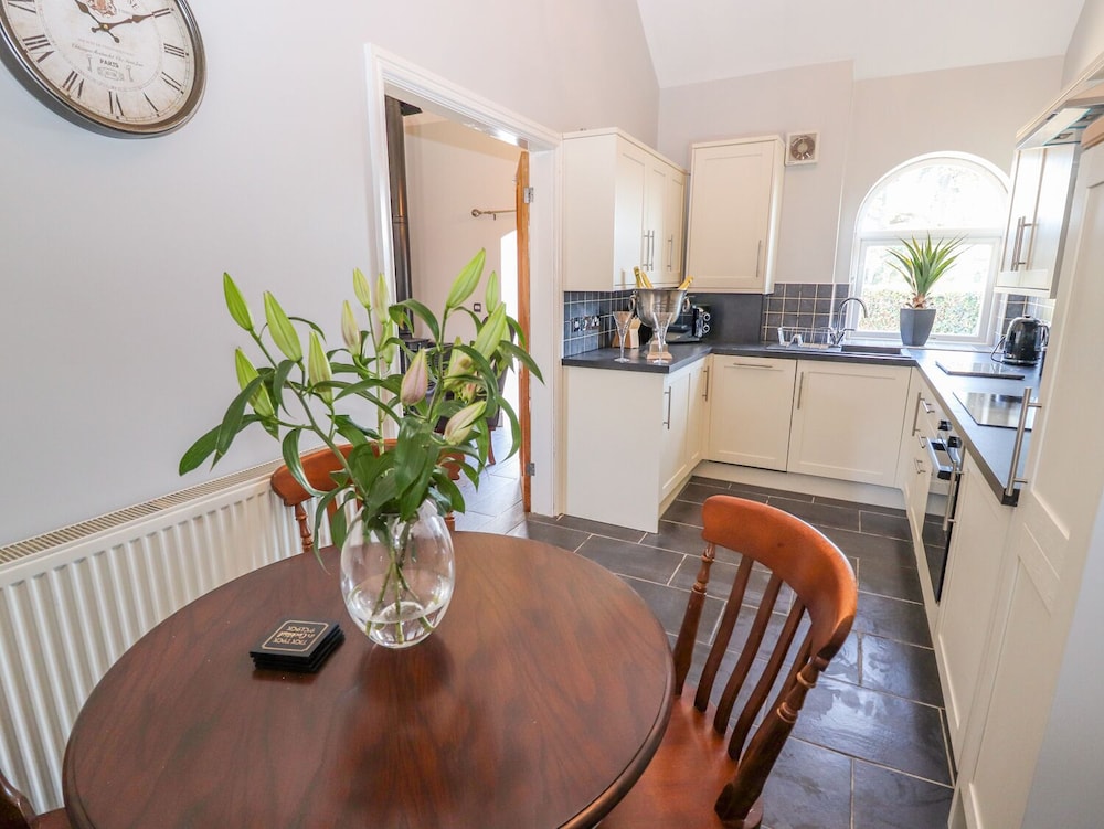 Clwyd Cottage view 4