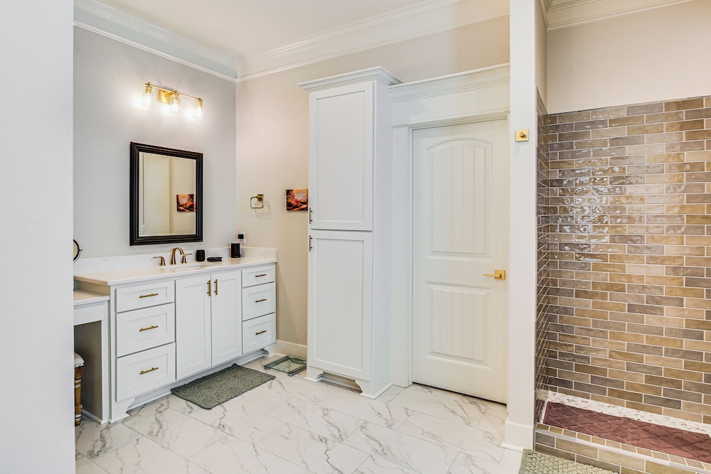 Luxe Golf Getaway in Hot Springs Village!