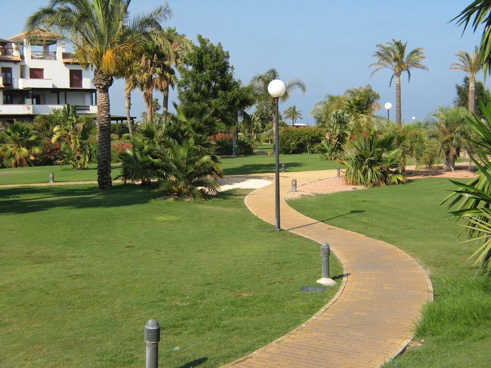 VenAVera C10A - Ground floor Garden 3Bedrooms/2Baths Beachfront, WIFI