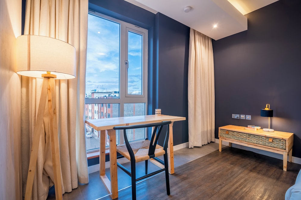 Capital 2 Bed Olive Tree Line By YourHost view 3