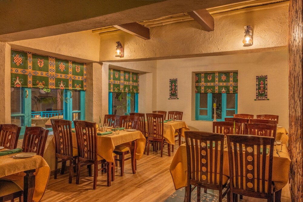 Tree of Life Birdsong Chalets