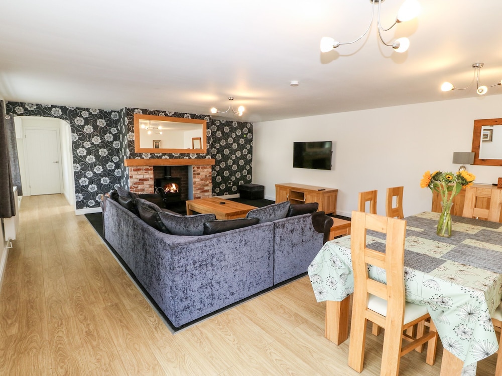 Felin Cottage