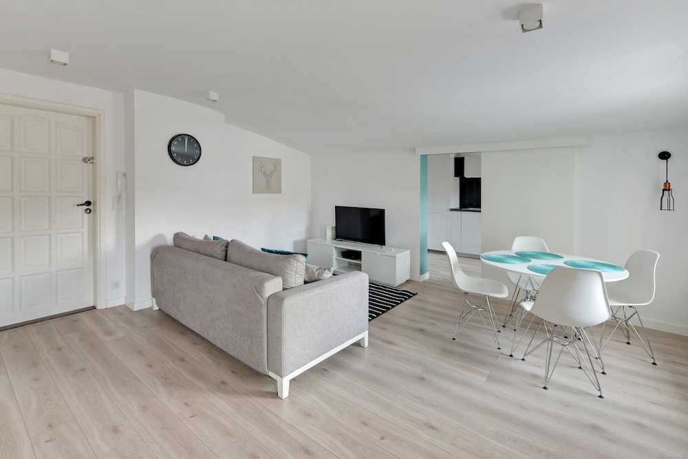 Grand Apartments