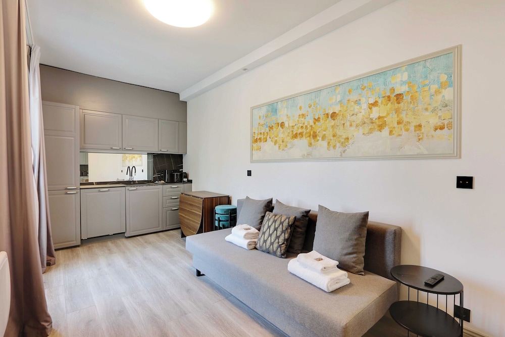 Chic Apartment - 2br/6p - Roquette