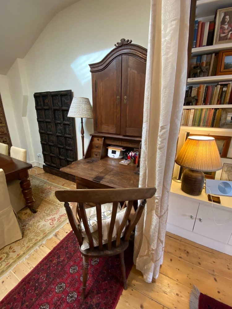 Beautifully Curated 2BD Flat Tyburnia, London!