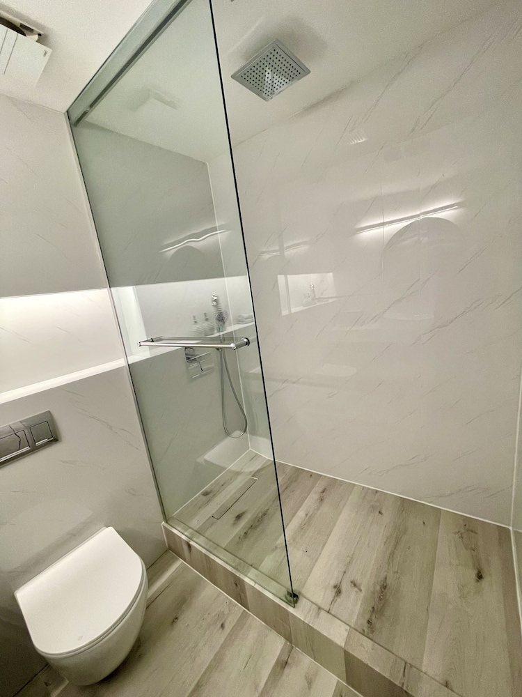 Carmel Holiday Apartments