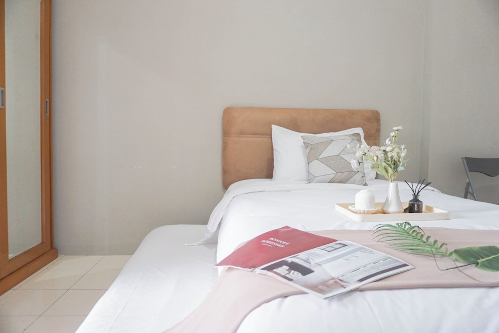 Homey And Cozy Studio Apartment Margonda Residence 2