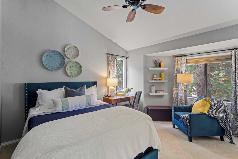 5bdr Stay w/ Fireplace, Game Room & Family-friendly Amenities Arrowhead Chalet by Avantstay