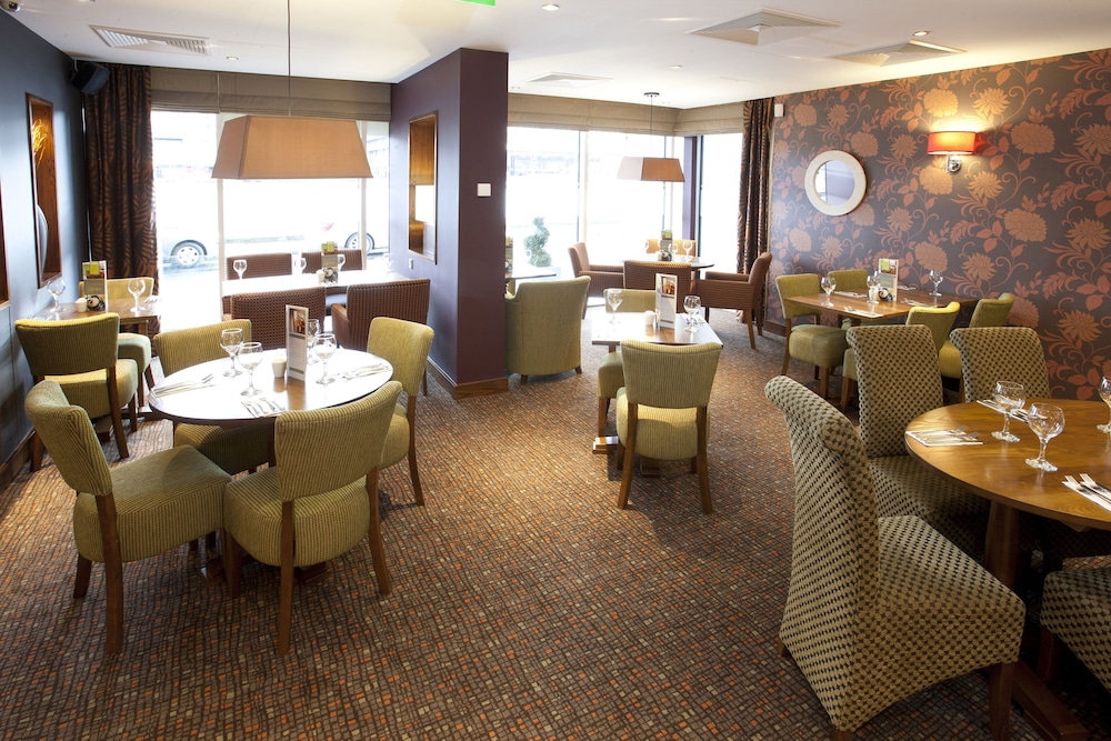 Premier Inn Inverness Centre - River Ness — photo 18