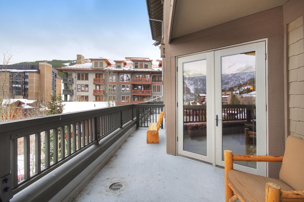 Tx202 Taylors Crossing 1 Bedroom Condo by RedAwning view 5