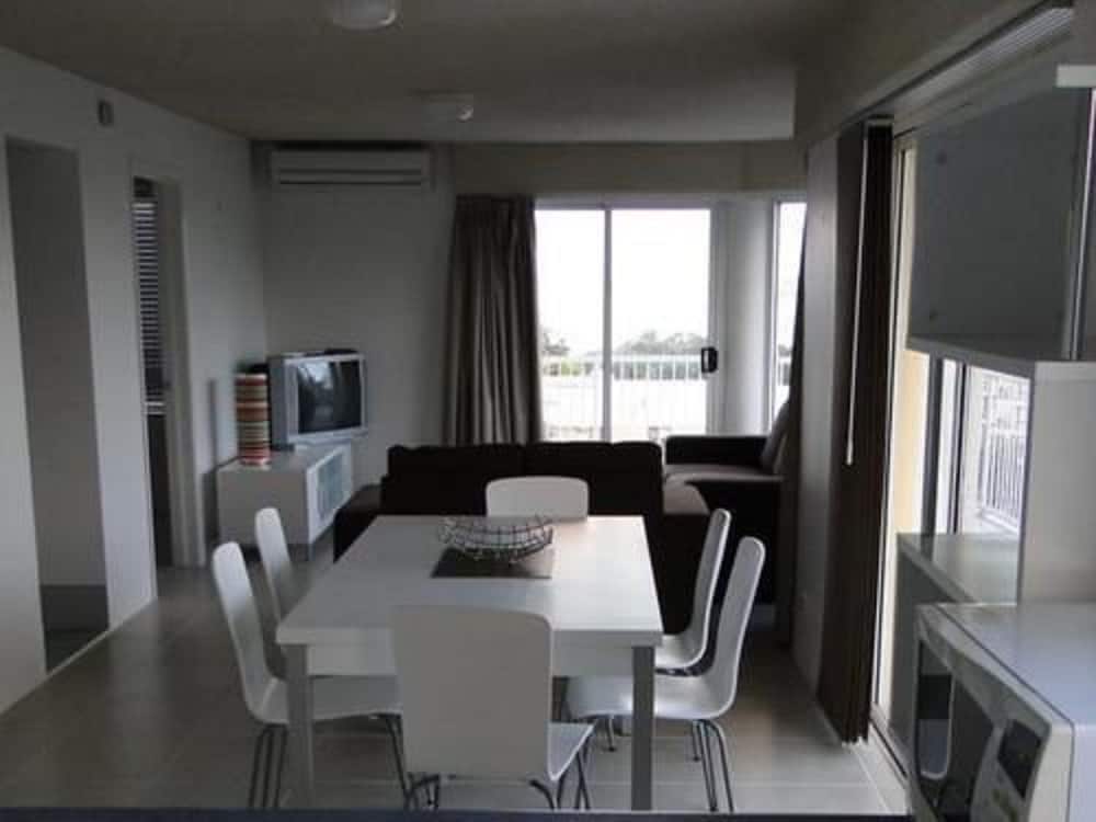 Bayviews & Harbourview Holiday Apartments