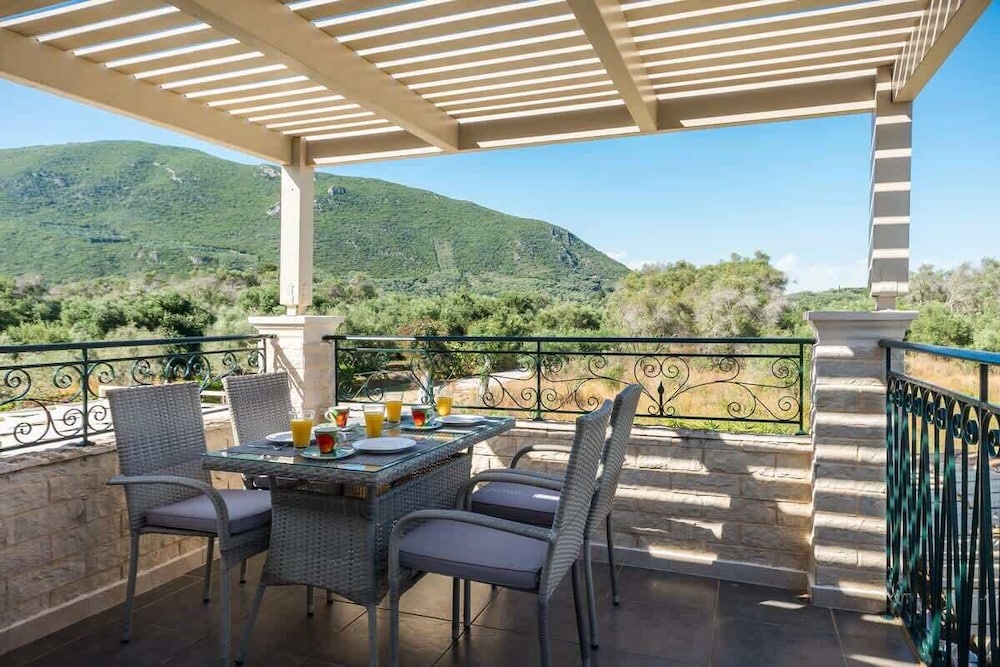 Corfu Liostasi Villa - Hellios Luxury Gem w Pool