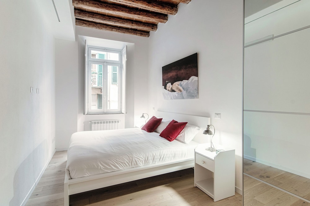 Pleasant Family Apt next to Lake Como