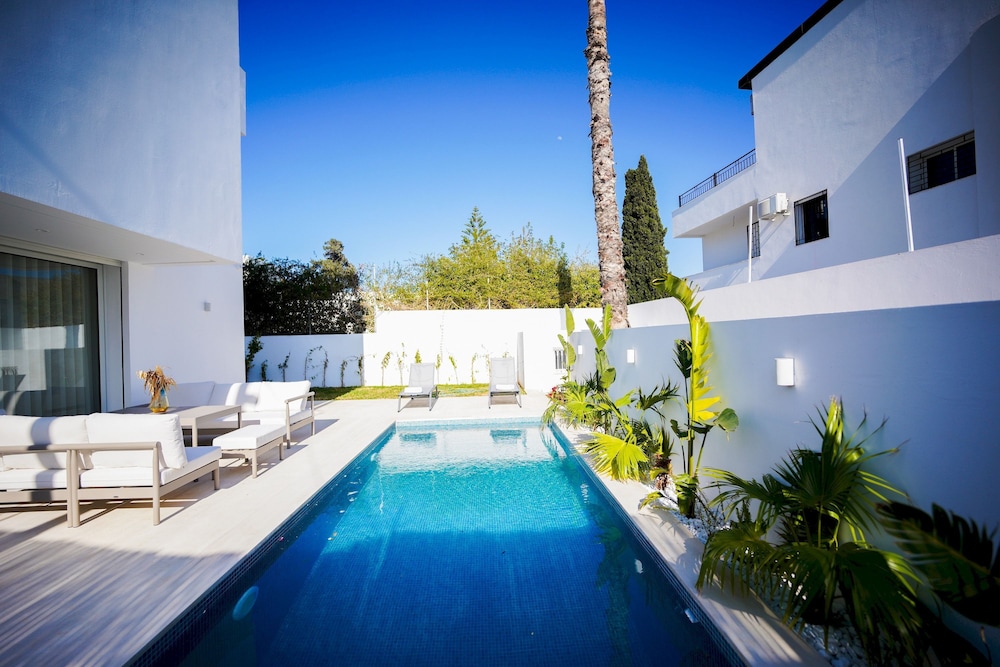 Villa Apollon Seaside and Luxurious