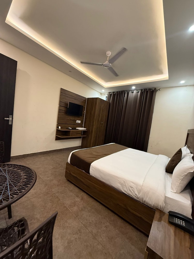 SM Hotel